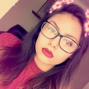 Meet your Posher, Anahi